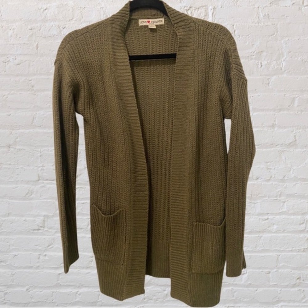Love change Italy. Cardigan sweater. Size: SMALL